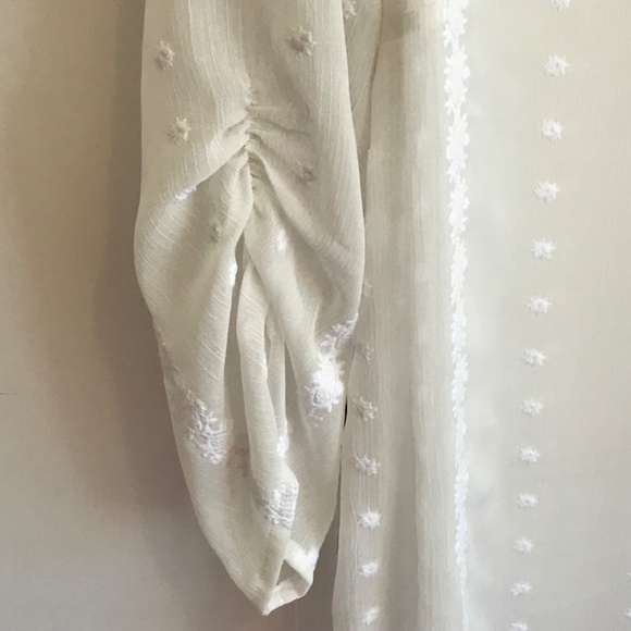 TORRID Embroidered Blouse V-Neck White Sheer 3/4 Sleeves Women’s Plus Size 1X - Picture 6 of 16